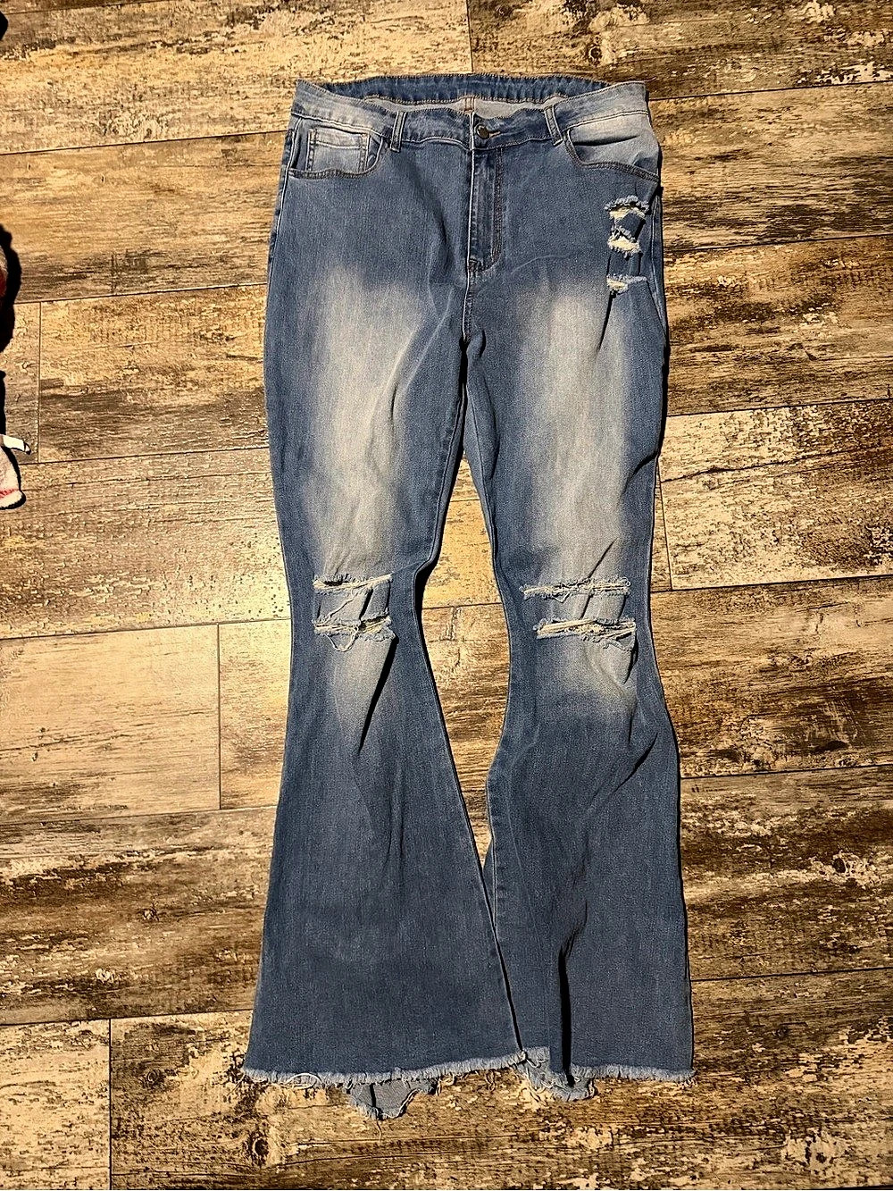 Distressed Flare Jeans in Blue